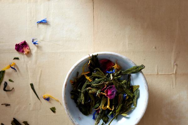 Shop luxury green loose leaf tea blends by BELLOCQ and elevate your everyday rituals. Free U.S. shipping available.