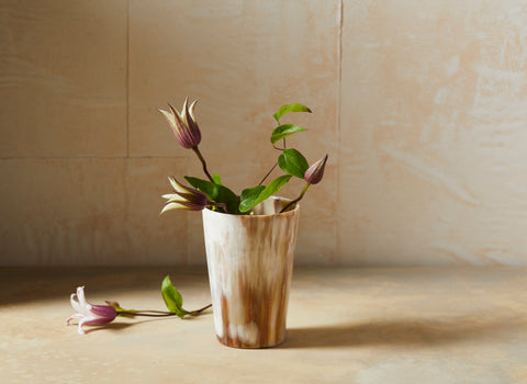 Crafted by talented artisans in East Africa, the Okoa Horn Cup is crafted from natural Ankole cow horn. 